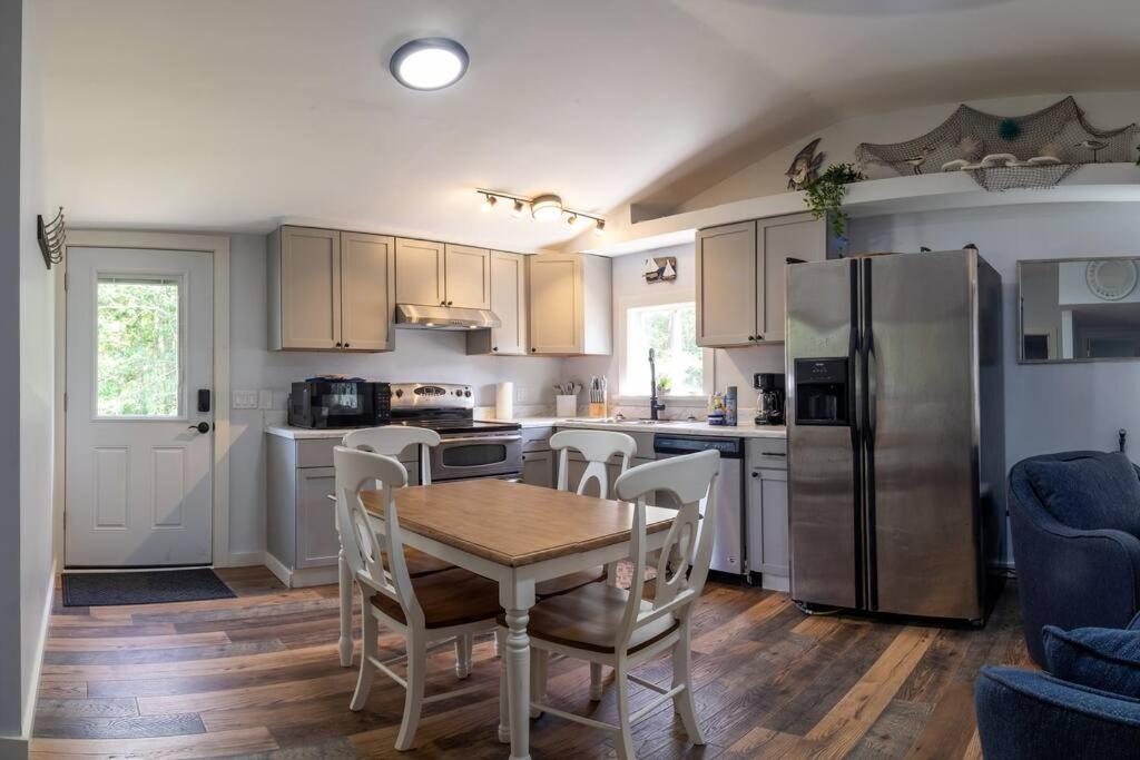 3 Bedroom Pool Playarea Campfire Cozy Apt バー・ハーバー エクステリア 写真